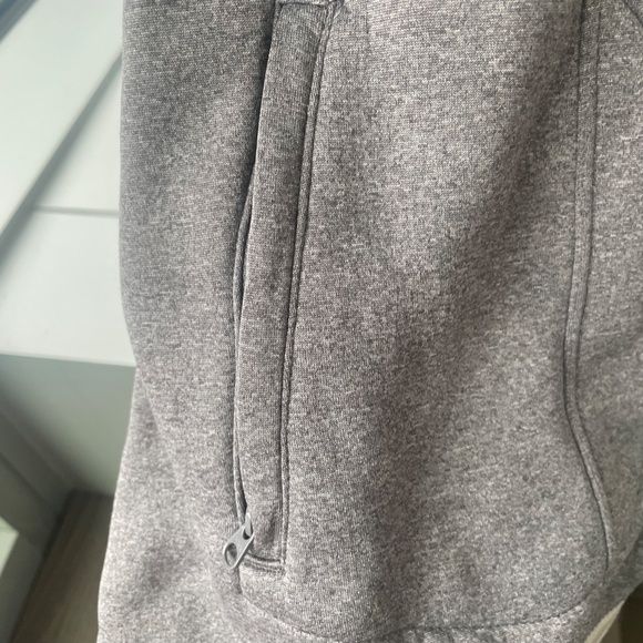 Lolë light grey hooded cardi-jackett with an asymmetrical front zipper size L - Picture 9 of 14